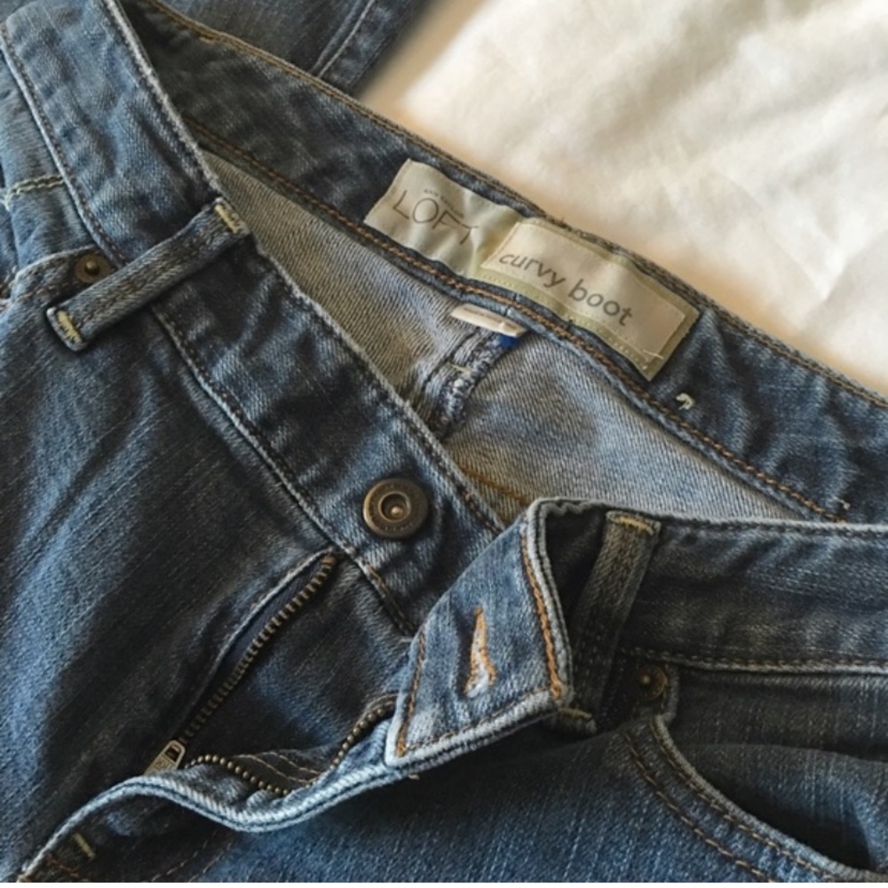 LOFT Curvy Bootcut Jeans. Size 6 petite.